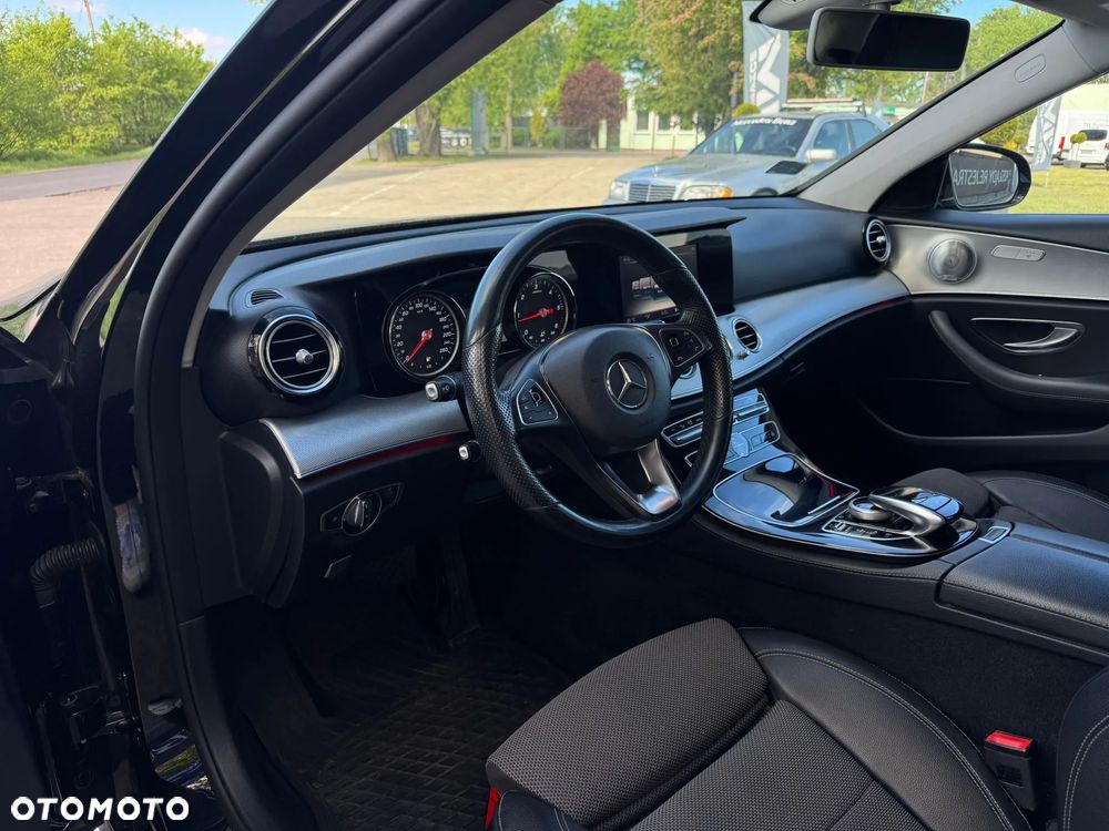 Mercedes-Benz Klasa E 220 d Business Edition 9G-TRONIC - 6