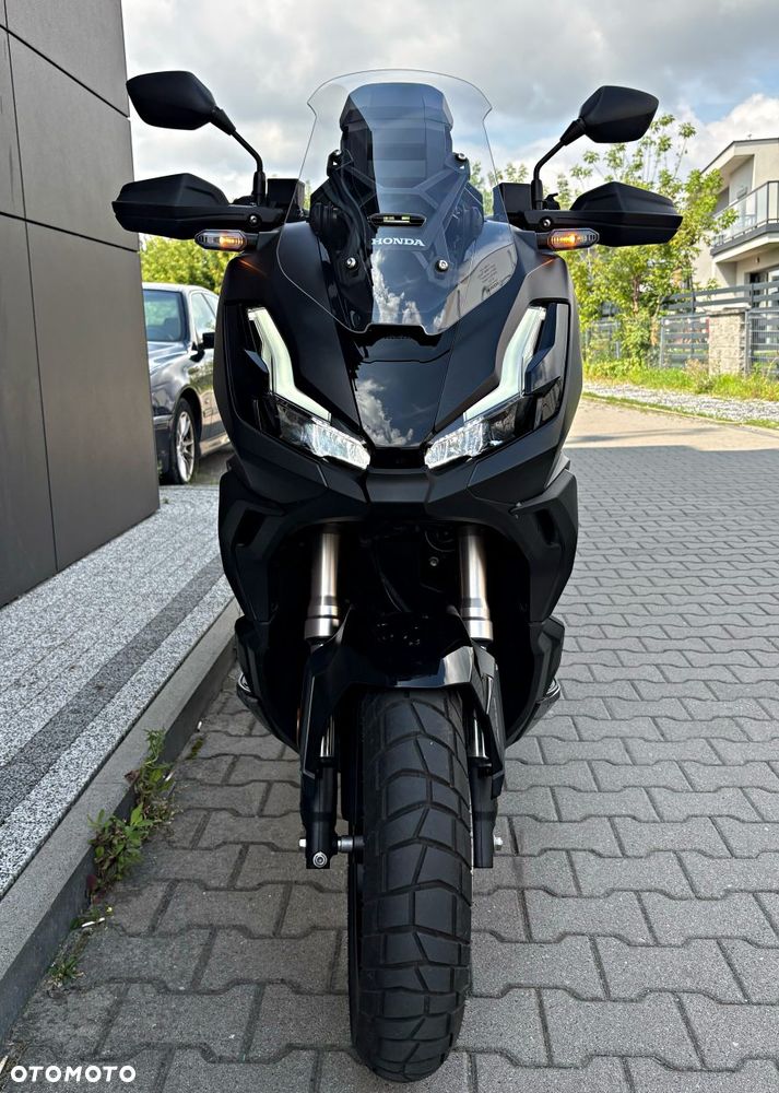 Honda ADV350 - 8