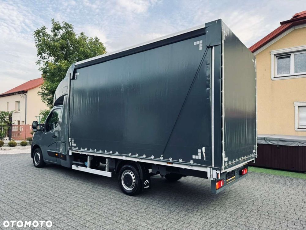 Renault Master Nowa Sztuka Salon Polska - 22