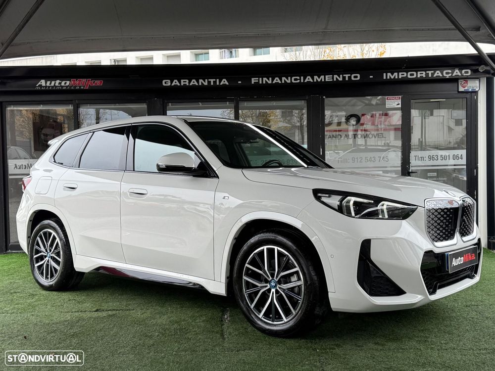 BMW iX1 eDrive20 Pack Desportivo M - 8