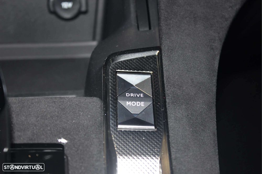 DS DS7 Crossback E-Tense Performance Line+ EAT8 - 26