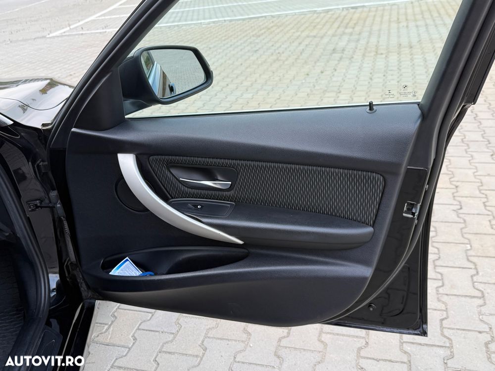 BMW Seria 3 320d - 8