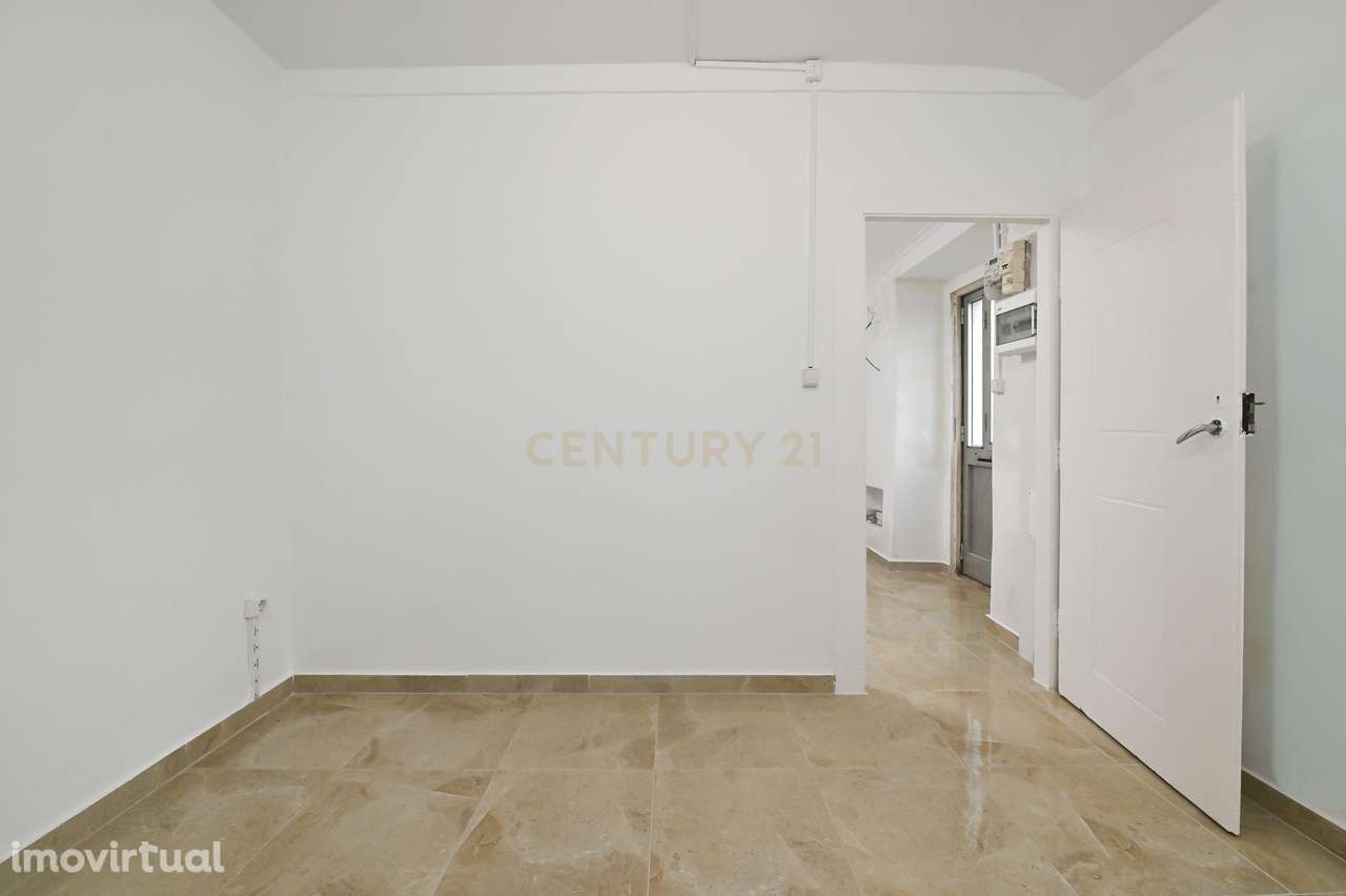 Moradia com 2 quartos em banda renovada para arrendar no Murtal, Pared - Grande imagem: 5/19