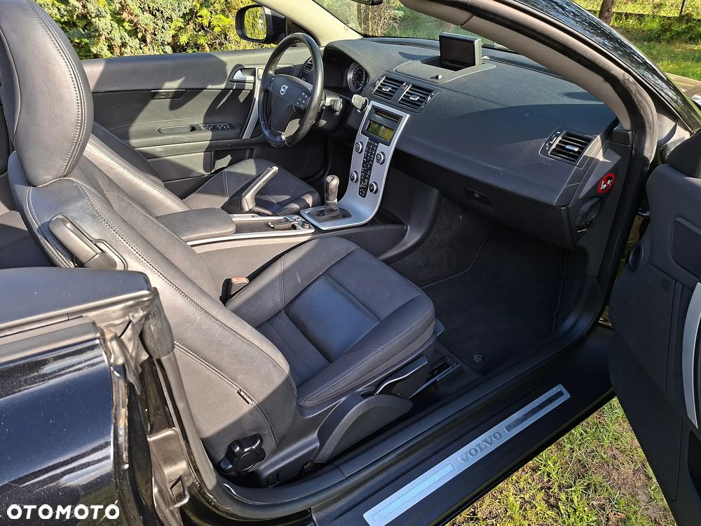 Volvo C70 D3 Momentum - 21