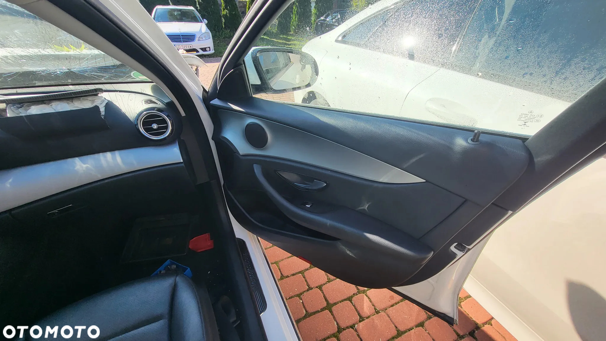 Mercedes-Benz Klasa E 220 d 4Matic T 9G-TRONIC - 10