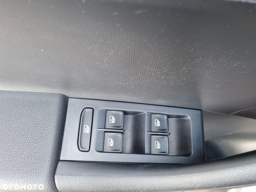 Skoda RAPID 1.0 TSI Ambition - 17