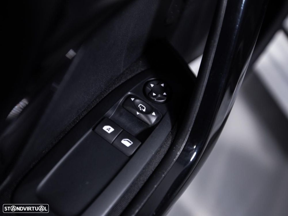 Peugeot 208 1.2 PureTech Allure - 13