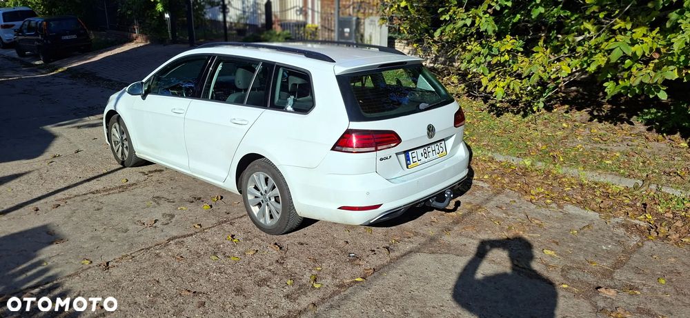 2019 Volkswagen Golf, photograph 2