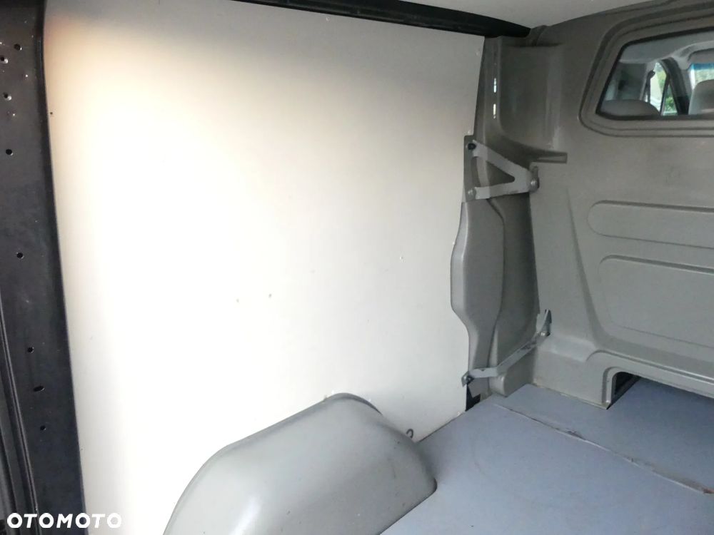 Opel VIVARO - 25