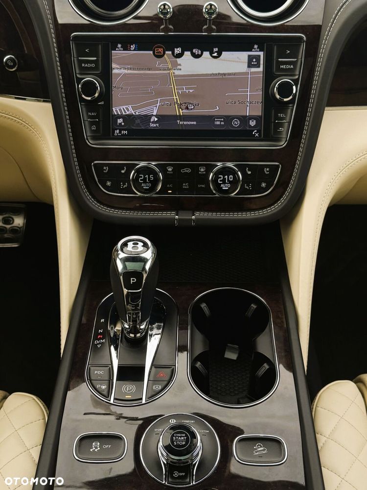Bentley Bentayga - 12
