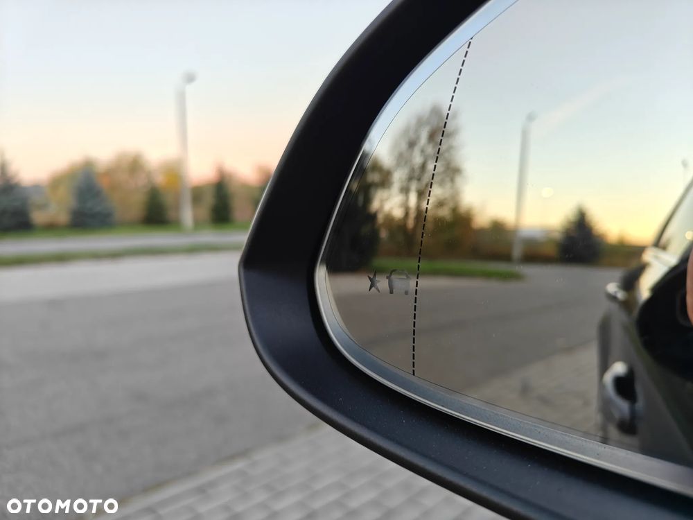 Opel Insignia - 25