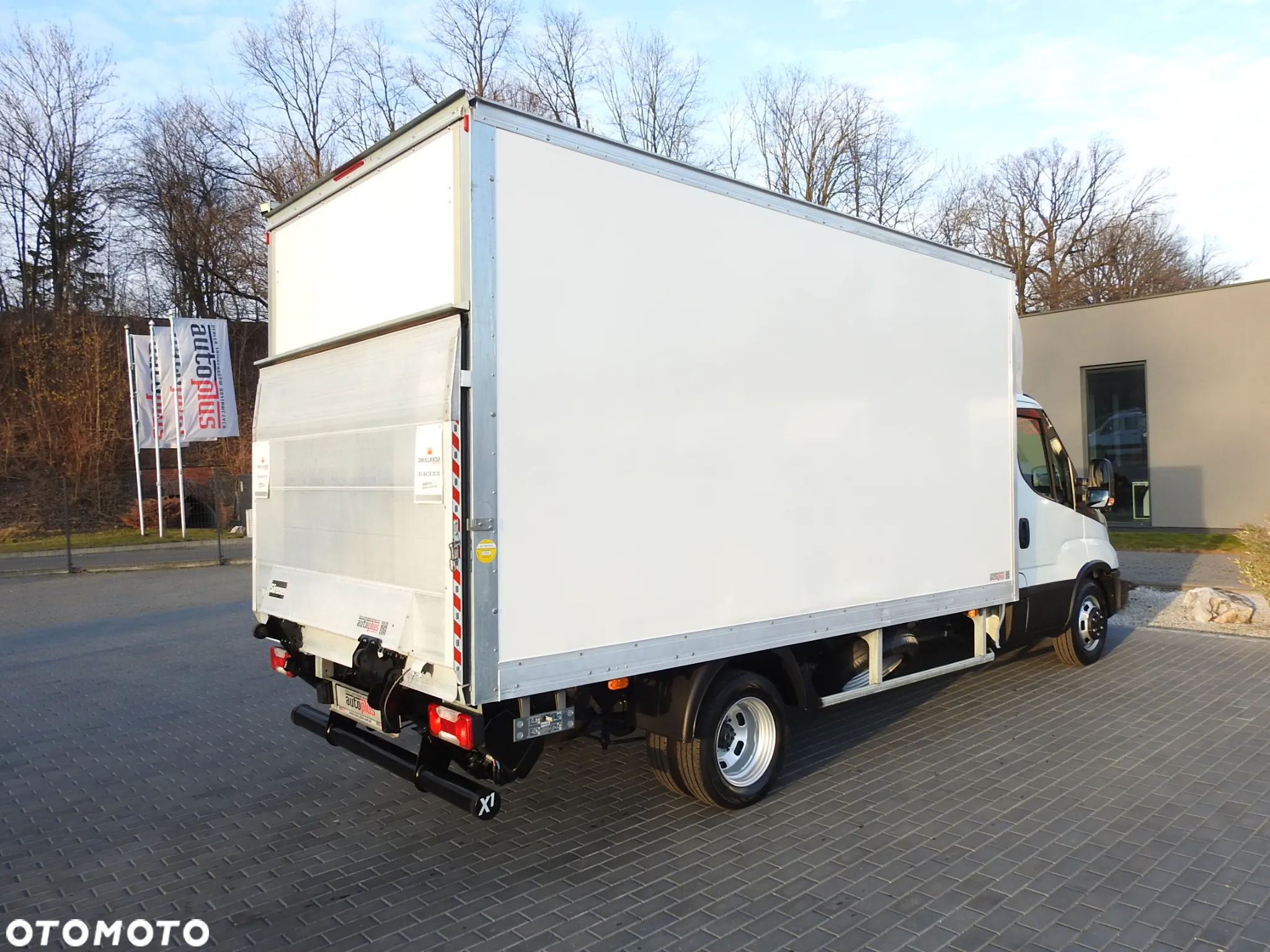 Iveco DAILY 35S16 KONTENER WINDA 8 PALET TEMPOMAT KLIMATYZACJA BLIŹNIACZE KOŁA 160KM [ 689599 ] - 13