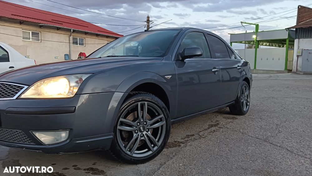 Ford Mondeo 2.0TDCi Ghia - 9