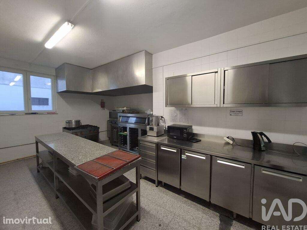 Loja / Estabelecimento Comercial em Vila Real de 300,00 m2 - Grande imagem: 3/30