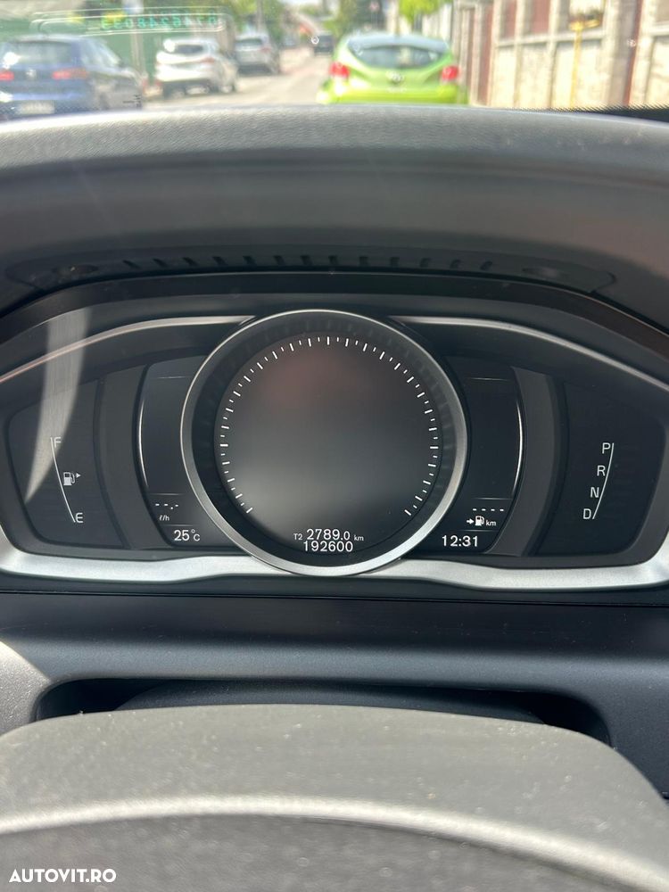 Volvo XC 60 D3 Geartronic Momentum - 8