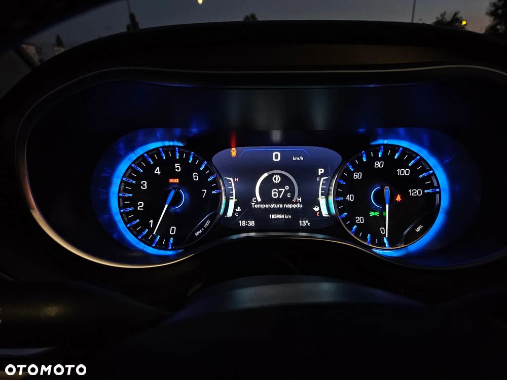 Chrysler Pacifica - 35