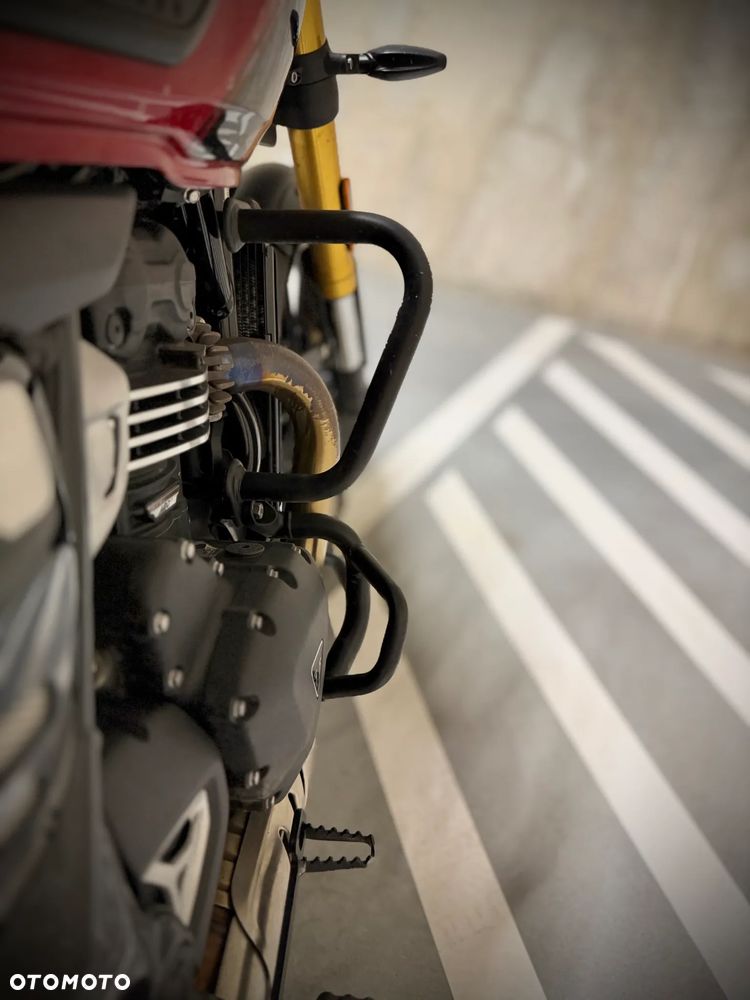Triumph Scrambler - 13