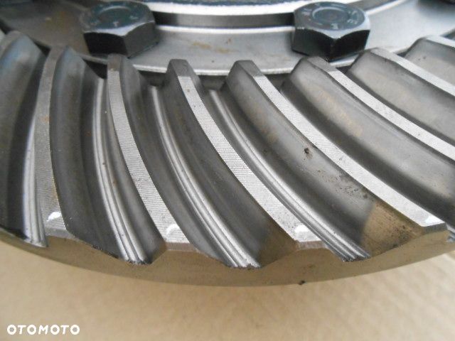 Atak 9x47 dyferencjał mostu tył tylnego New Holland T6020 - 7