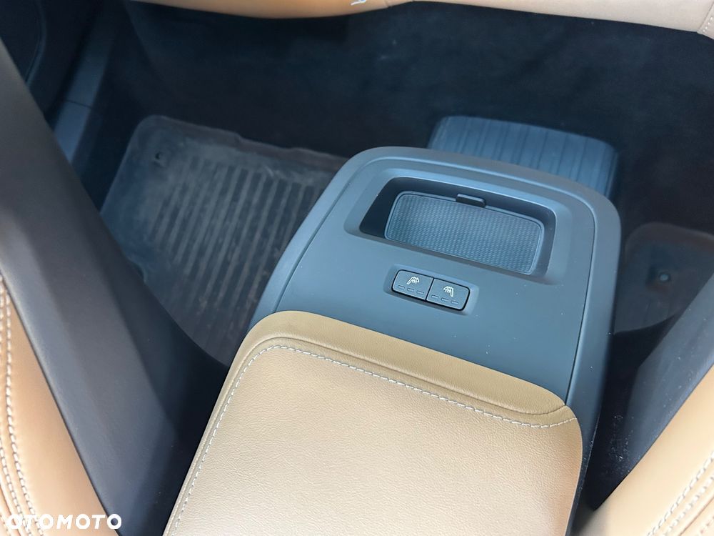 Volvo XC 60 T8 Plug-In Hybrid AWD R-Design - 13
