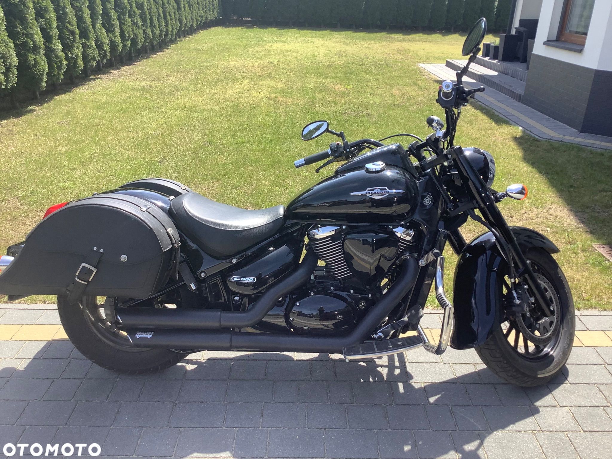 Suzuki Intruder - 1