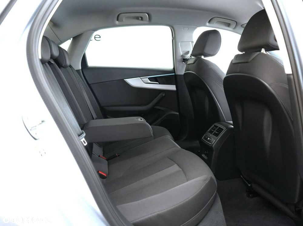 Audi A4 Limousine - 30