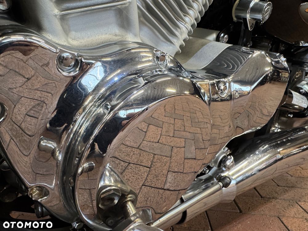 Suzuki Intruder - 28