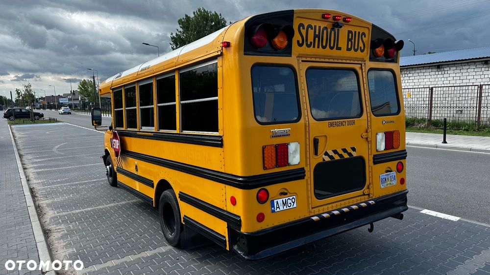 Freightliner Thomas school bus - 5
