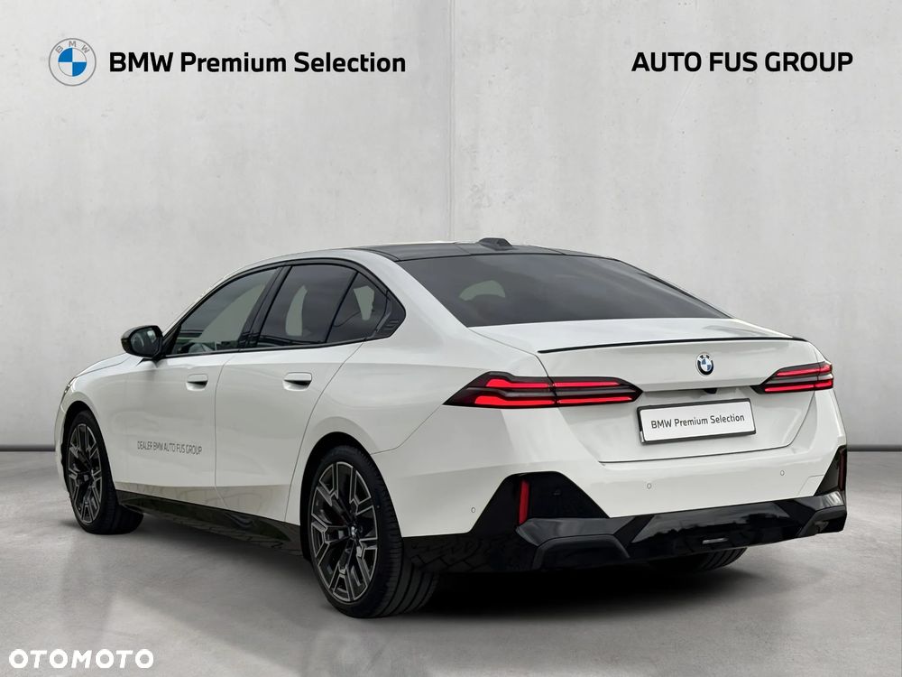 BMW Seria 5 520d xDrive mHEV M Sport Edition - 3
