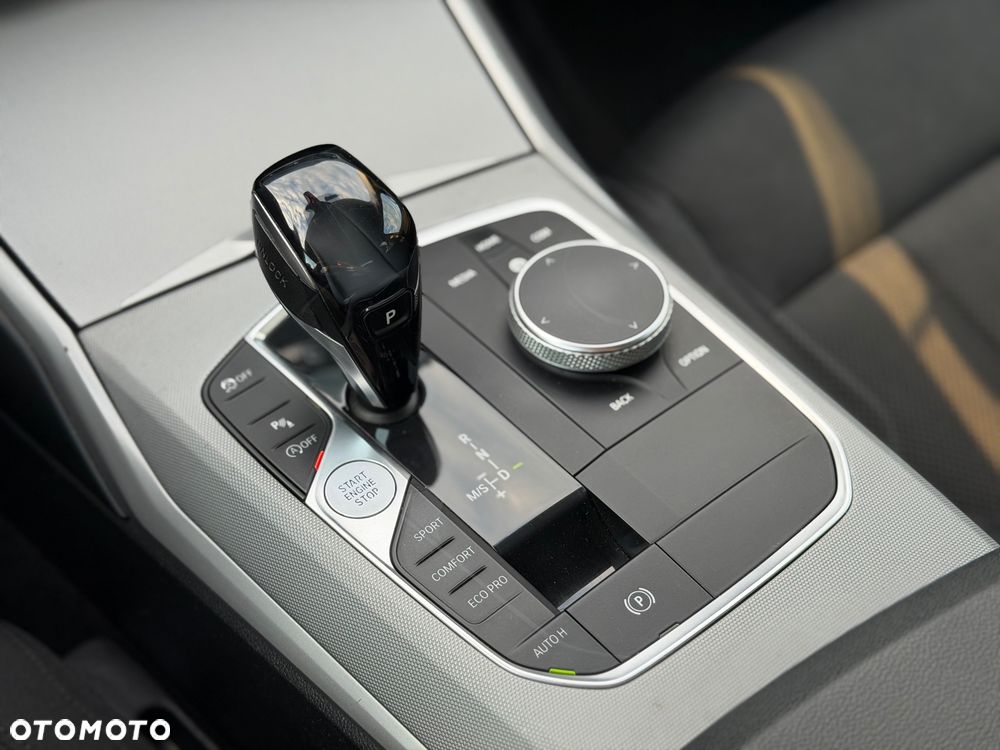 BMW Seria 3 320i Advantage - 18