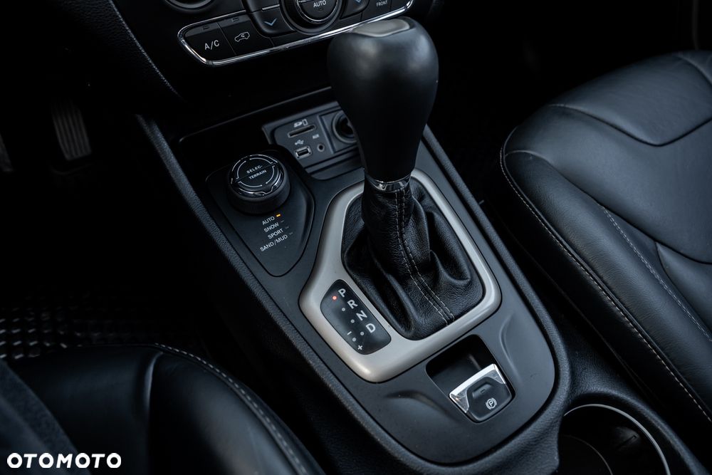 Jeep Cherokee 3.2 V6 Pentastar Active Drive I Automatik Limited - 29