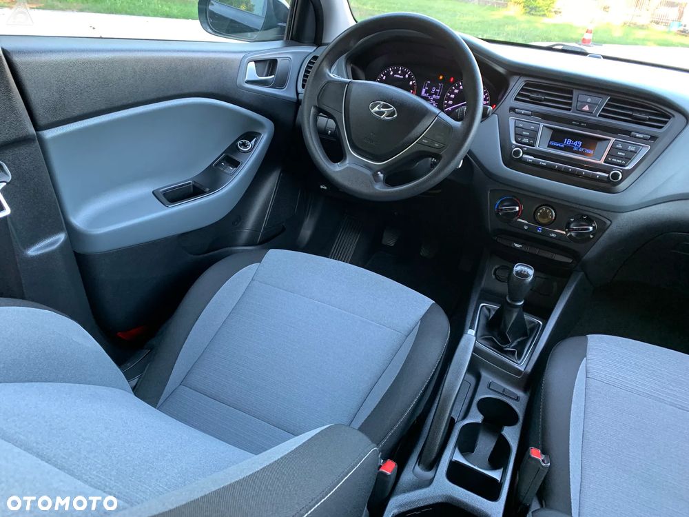 Hyundai i20 1.2 Fifa World Cup Edition - 33