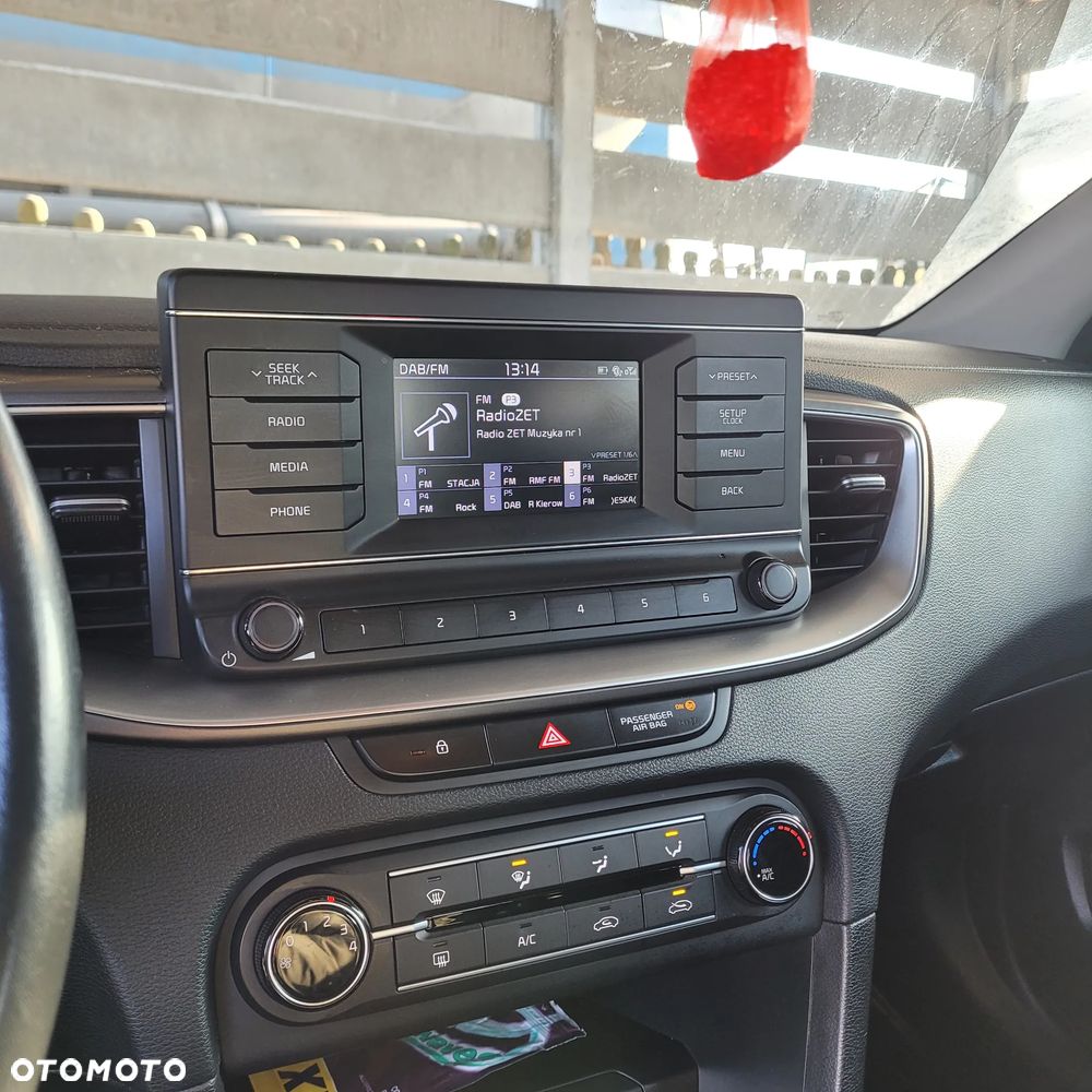 Kia Ceed 1.6 CRDi mHEV M - 11