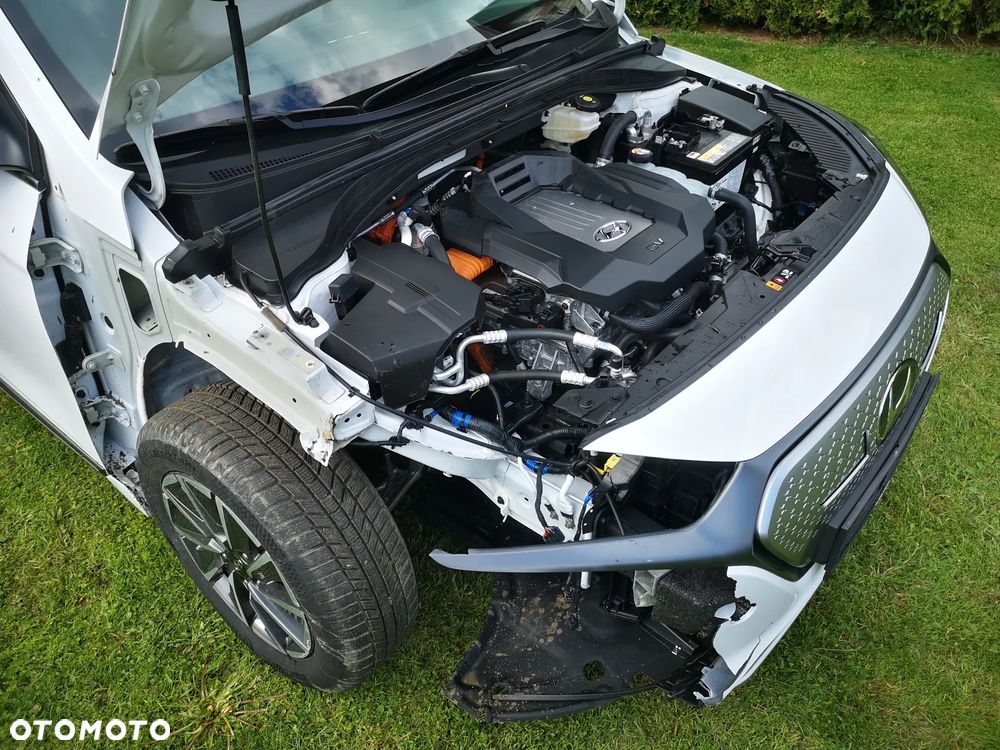 Hyundai IONIQ - 3