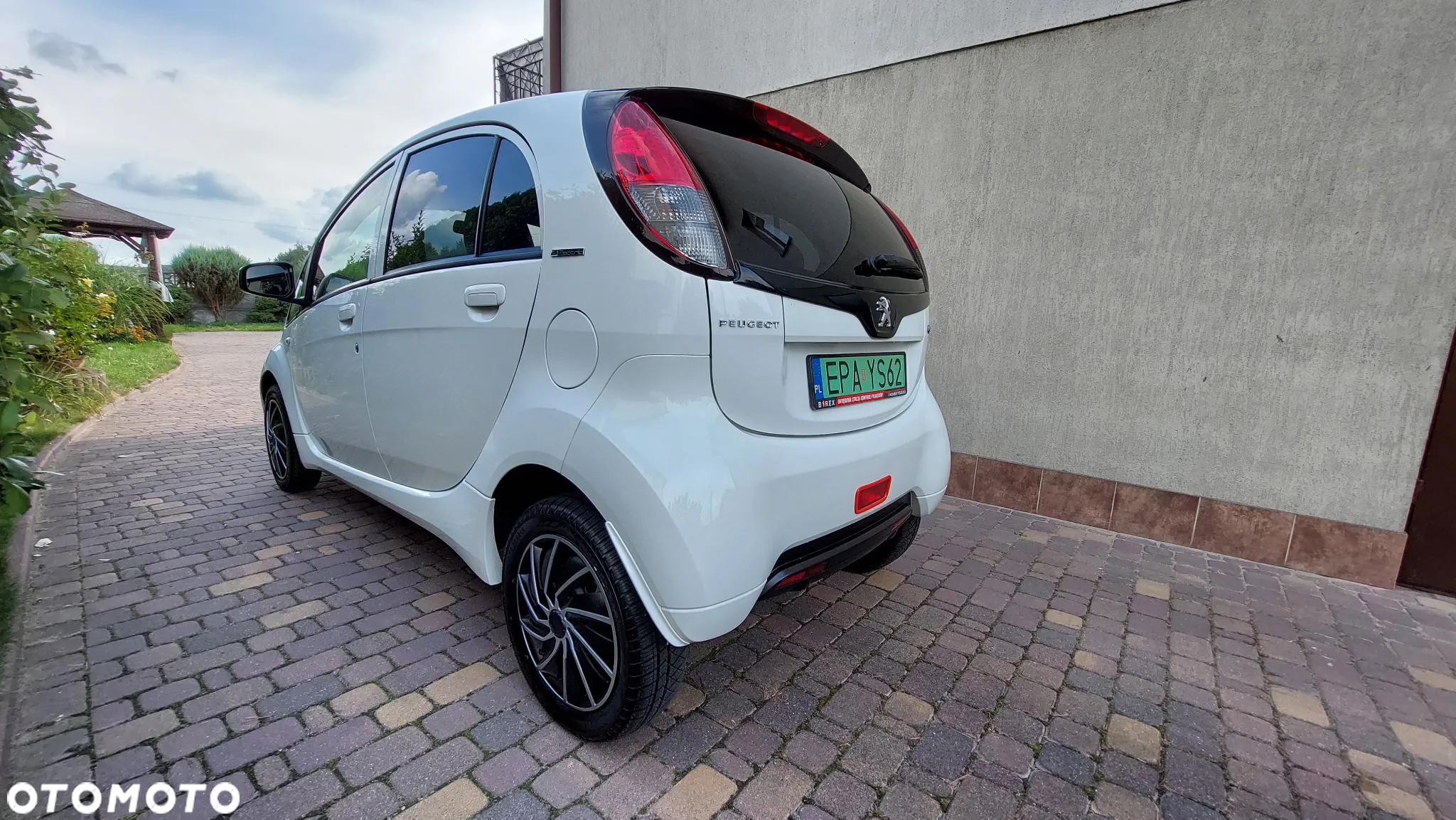 Peugeot iOn Active - 3