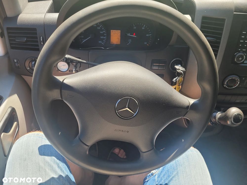 Mercedes-Benz Sprinter - 28