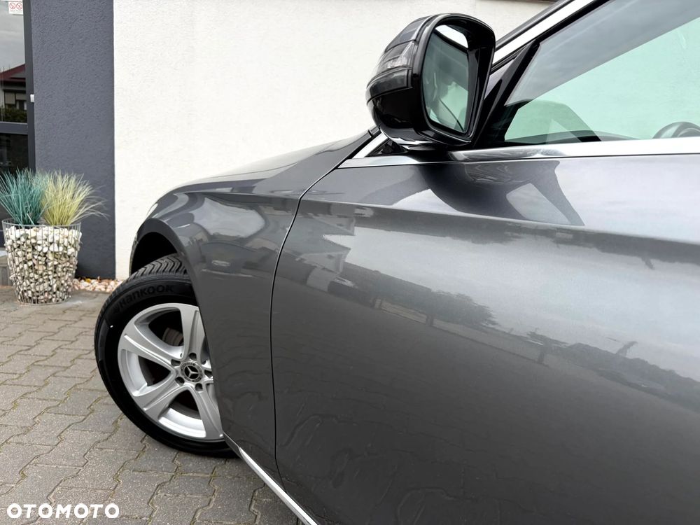 Mercedes-Benz Klasa E 220 d Business Edition 9G-TRONIC - 33