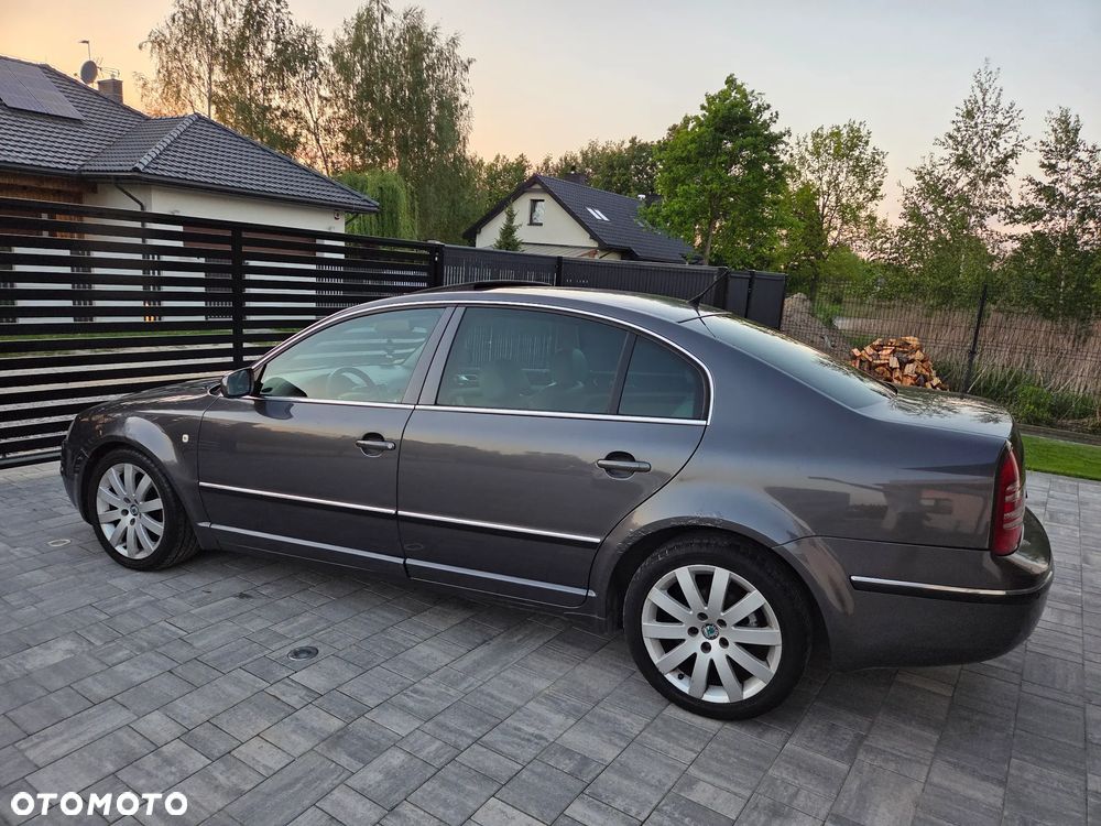 Skoda Superb 2.0 TDI DPF Exclusive - 16