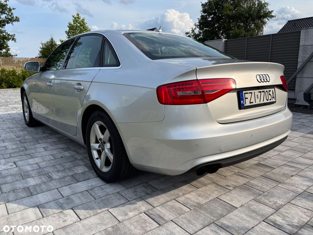 Audi A4 Limousine - 5