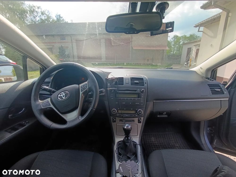 Toyota Avensis 2.2 D-4D Sol - 4