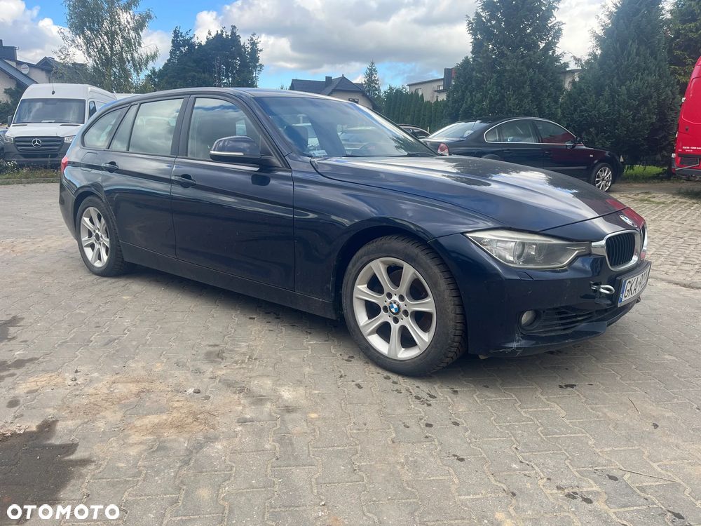 BMW Seria 3 330d xDrive - 2