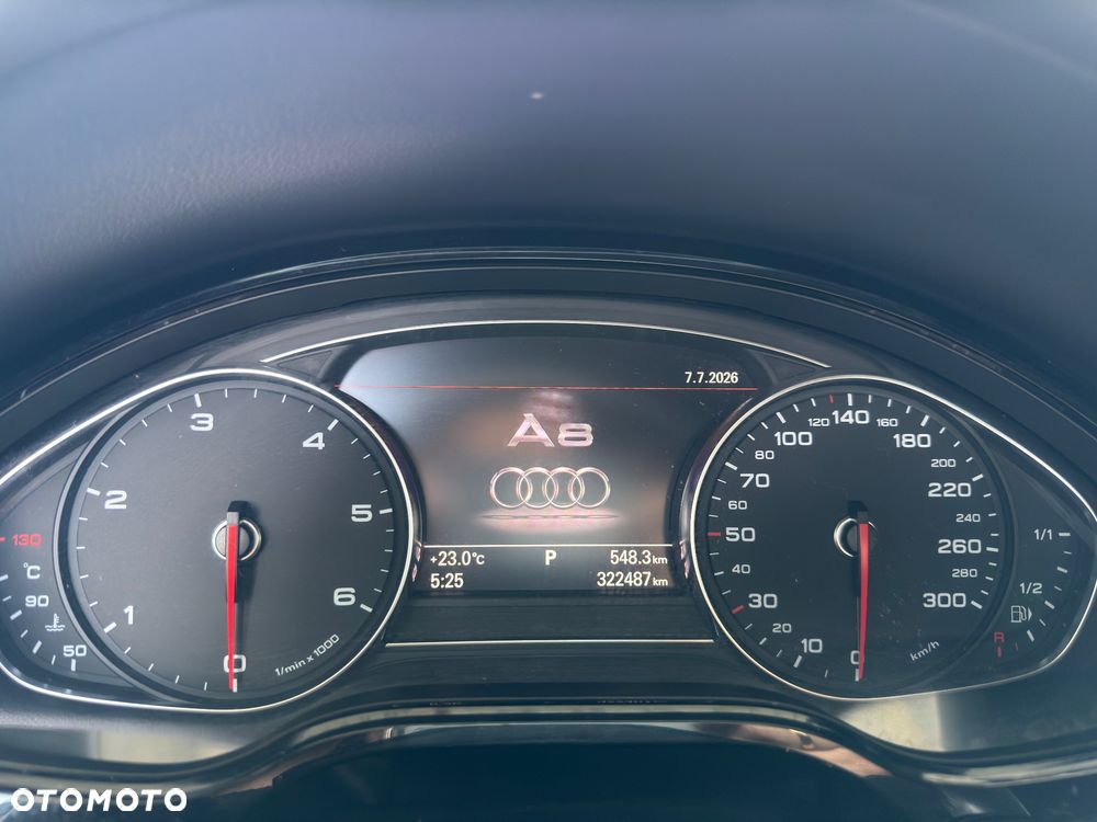 Audi A8 4.2 TDI Quattro - 3