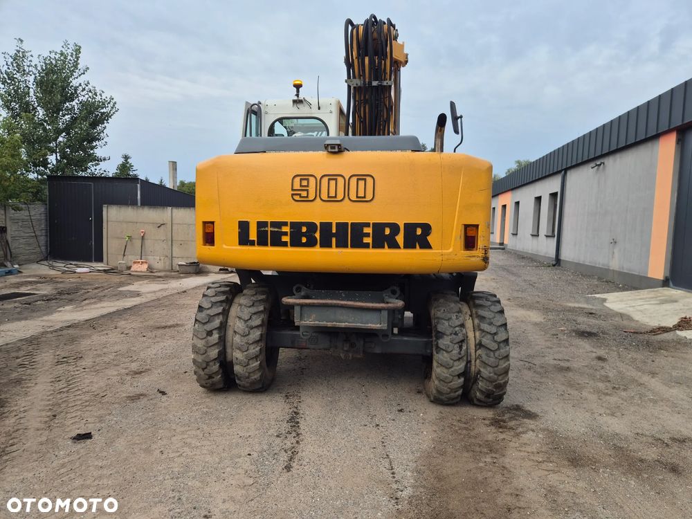 Liebherr A 900 C - 5
