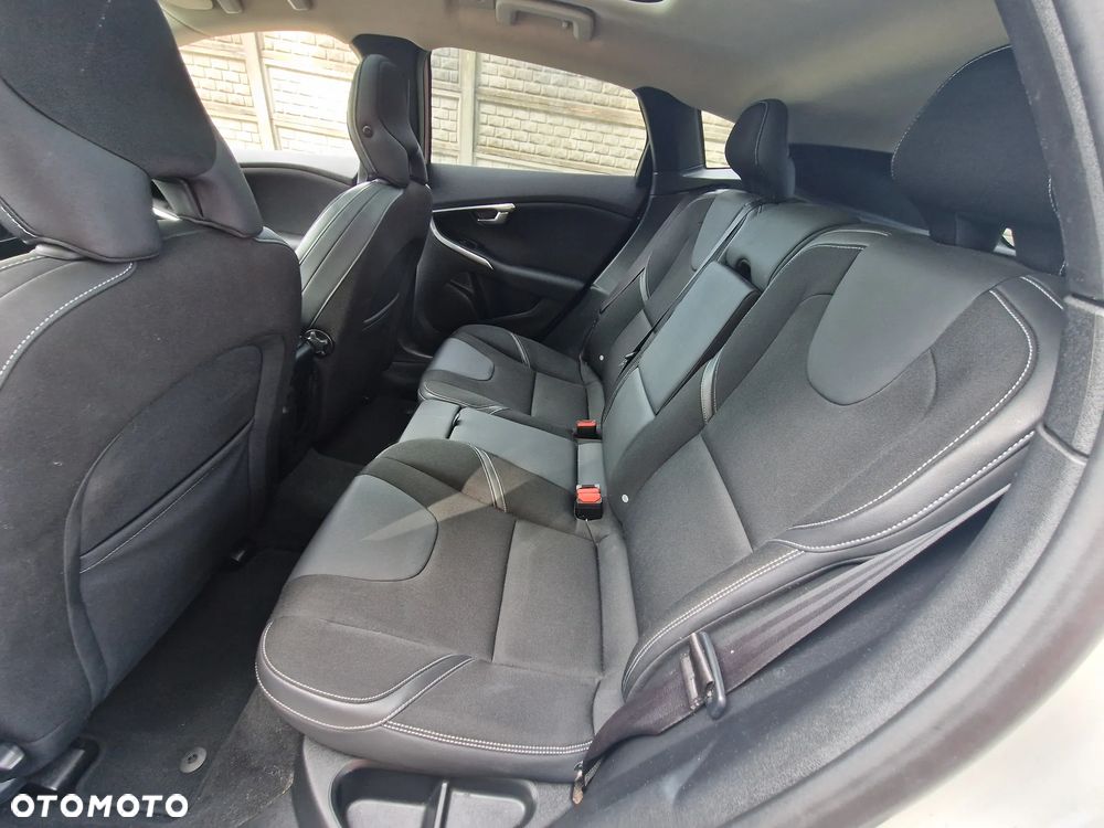 Volvo V40 D2 Momentum - 7