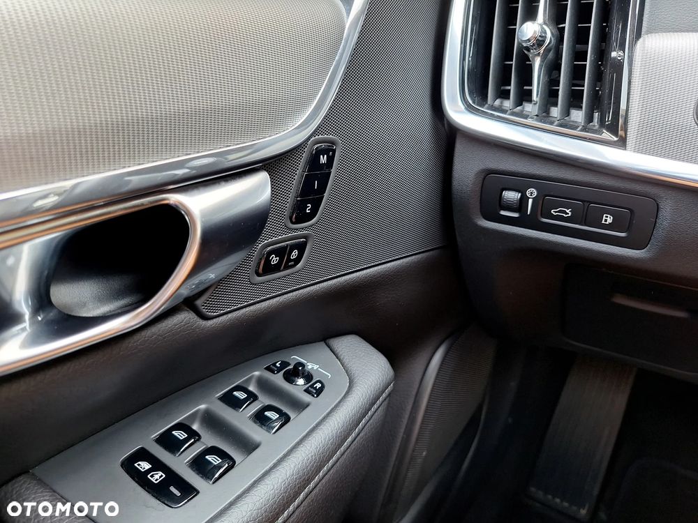 Volvo V90 T8 AWD Plug-In Hybrid Inscription - 26