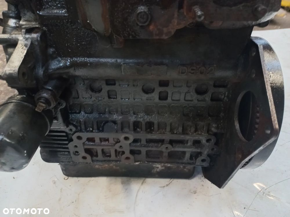 Silnik Części KUBOTA D902 blok,wał,głowica,pompa wtryskowa,korbowód ,tłok,miska olejowa,wtrysk - 9
