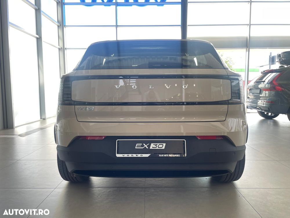 Volvo EX30 Single Motor RWD Plus - 6