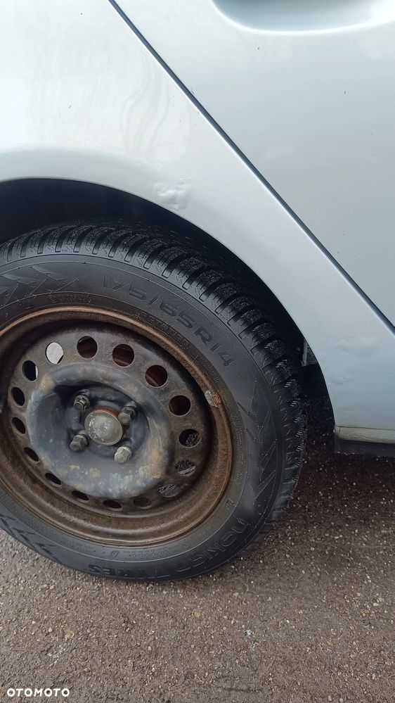 Renault Clio 1.2 16V Authentique - 19