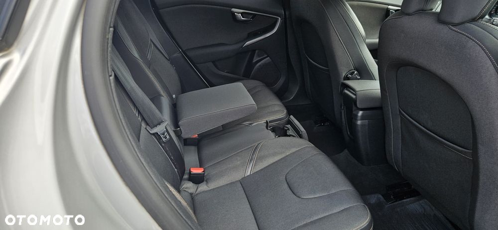 Volvo V40 Cross Country - 22