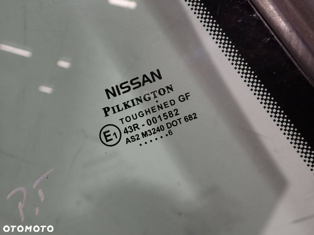 SZYBA KAROSERYJNA PRAWA TYLNA NISSAN MICRA K12 C+C - 2
