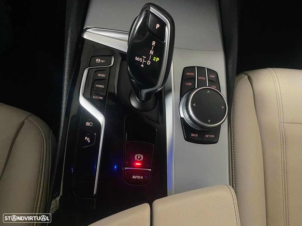 BMW 530 e - 30